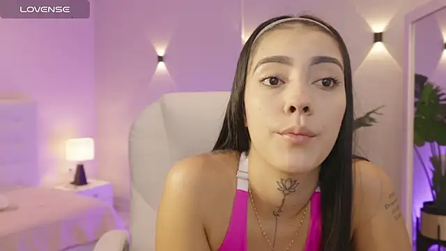 Snapshot of miagomezweb1 chatting on October 15, 2025, 1:33 pm miagomezweb1 online show from October 15, 2025, 1:33 pm