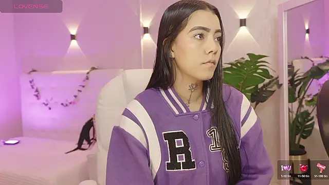 miagomezweb1 online show from January 16, 2026, 12:20 pm