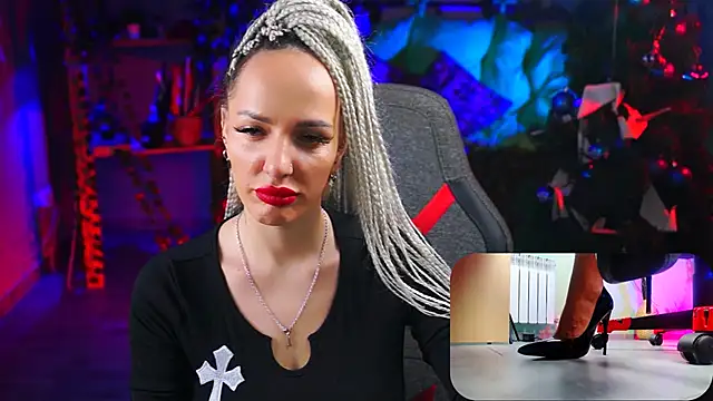 MonicaMaxwel online show from January 12, 2025, 12:12 pm