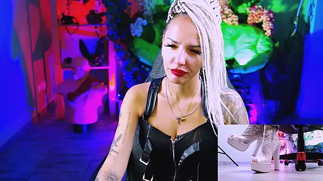 Snapshot of MonicaMaxwel chatting on September 22, 2025, 11:01 am MonicaMaxwel online show from September 22, 2025, 11:01 am