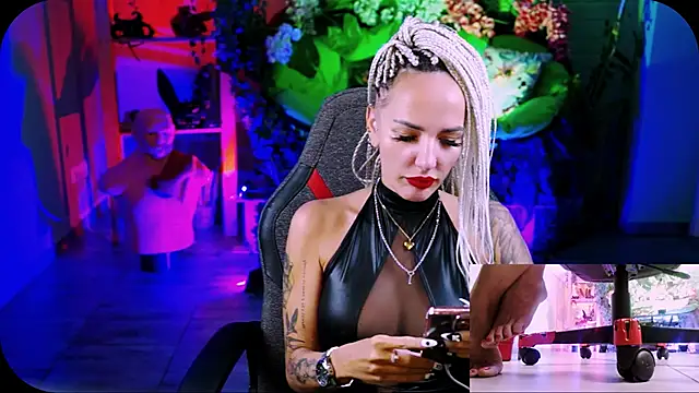 Snapshot of MonicaMaxwel chatting on September 27, 2025, 11:15 am MonicaMaxwel online show from September 27, 2025, 11:15 am