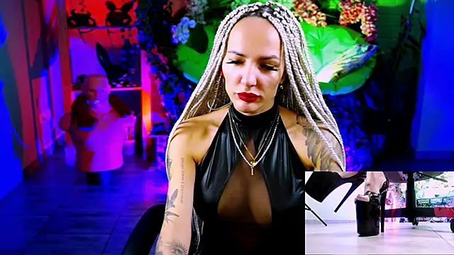 Snapshot of MonicaMaxwel chatting on October 5, 2025, 11:08 am MonicaMaxwel online show from October 5, 2025, 11:08 am