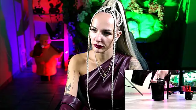 Snapshot of MonicaMaxwel chatting on October 15, 2025, 10:48 am MonicaMaxwel online show from October 15, 2025, 10:48 am