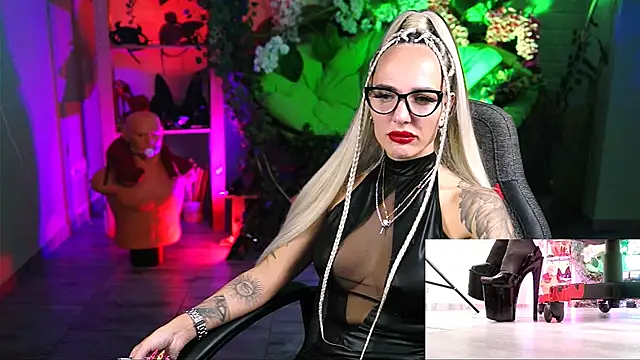 Snapshot of MonicaMaxwel chatting on October 21, 2025, 11:22 am MonicaMaxwel online show from October 21, 2025, 11:22 am