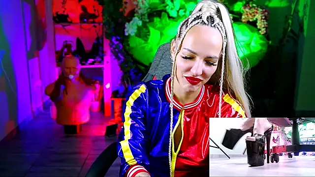 Snapshot of MonicaMaxwel chatting on October 26, 2025, 11:16 am MonicaMaxwel online show from October 26, 2025, 11:16 am