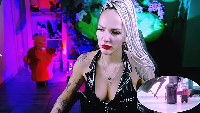 MonicaMaxwel online show from December 2, 2025, 11:15 am