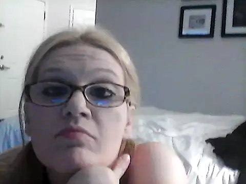 MickeysMallory9787 online show from February 3, 2026, 12:31 am