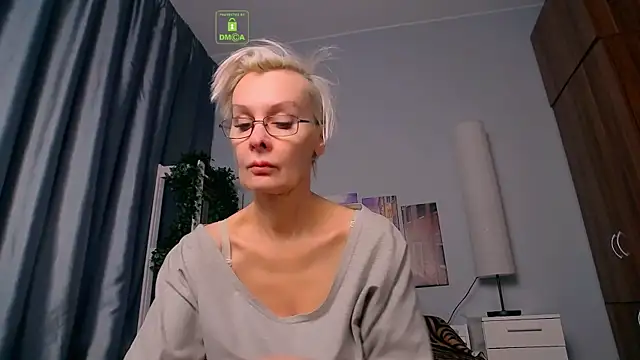 HelgaHimmell online show from February 12, 2025, 6:51 am