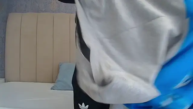 Snapshot of thiago19s chatting on December 14, 2024, 7:14 pm thiago19s online show from December 14, 2024, 7:14 pm