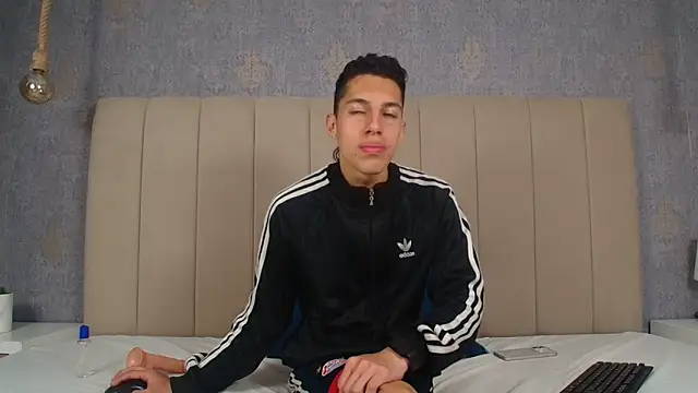 Snapshot of thiago19s chatting on December 16, 2024, 10:24 pm thiago19s online show from December 16, 2024, 10:24 pm