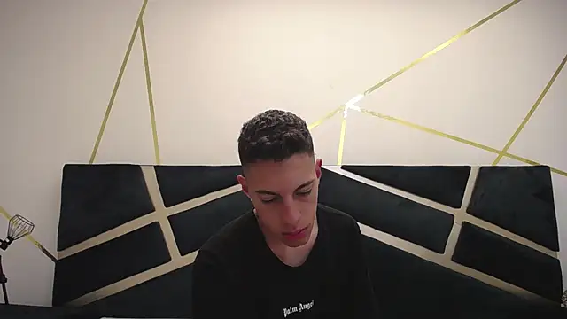 Snapshot of thiago19s chatting on February 8, 2025, 6:33 pm thiago19s online show from February 8, 2025, 6:33 pm