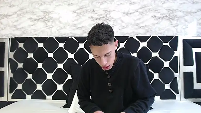 Snapshot of thiago19s chatting on March 14, 2025, 7:23 pm thiago19s online show from March 14, 2025, 7:23 pm