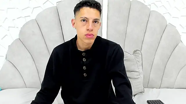 Snapshot of thiago19s chatting on March 15, 2025, 6:32 pm thiago19s online show from March 15, 2025, 6:32 pm