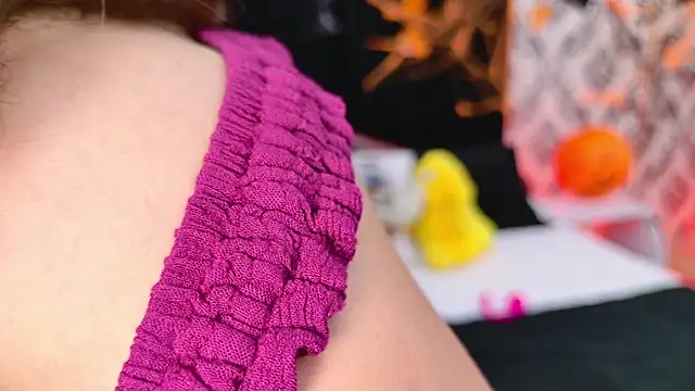 Snapshot of LexaDeRusso chatting on October 18, 2025, 7:47 pm LexaDeRusso online show from October 18, 2025, 7:47 pm