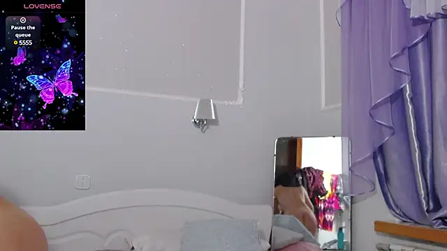 MonicaMelano online show from December 16, 2024, 4:16 pm