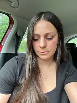 Loella-Rose online show from June 4, 2026, 12:33 pm