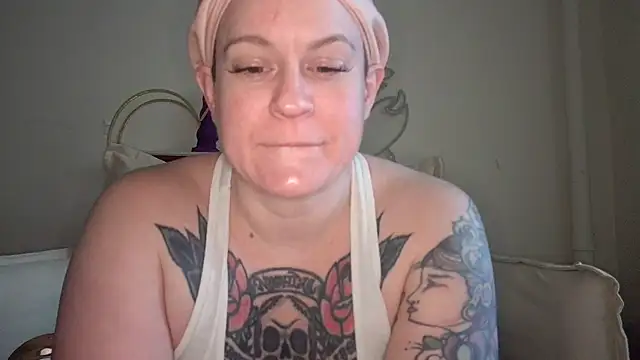 quinnmariexo online show from February 3, 2026, 12:10 pm