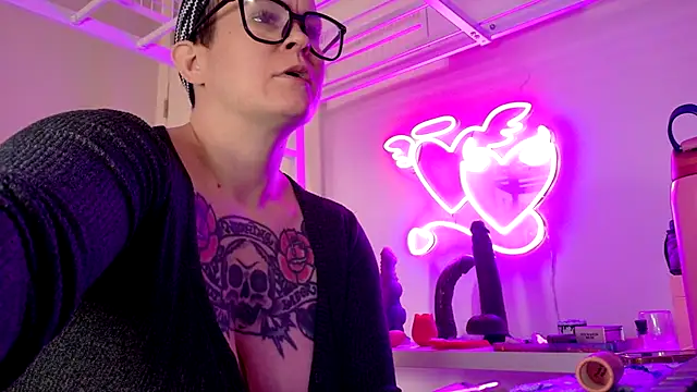 quinnmariexo online show from February 17, 2026, 5:30 pm