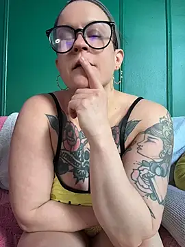 quinnmariexo online show from May 7, 2026, 8:58 pm