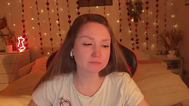 desperatehousewife   online show from February 14, 2026, 7:10 pm