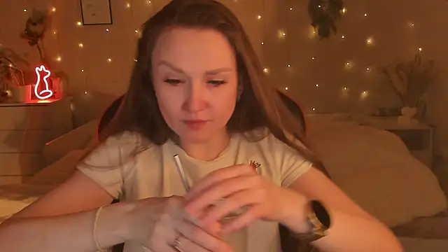 desperatehousewife   online show from February 21, 2026, 7:04 pm