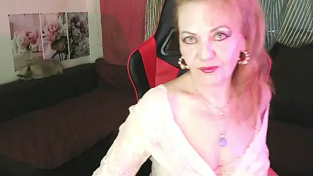 Liset Monro online show from June 25, 2026, 1:27 am