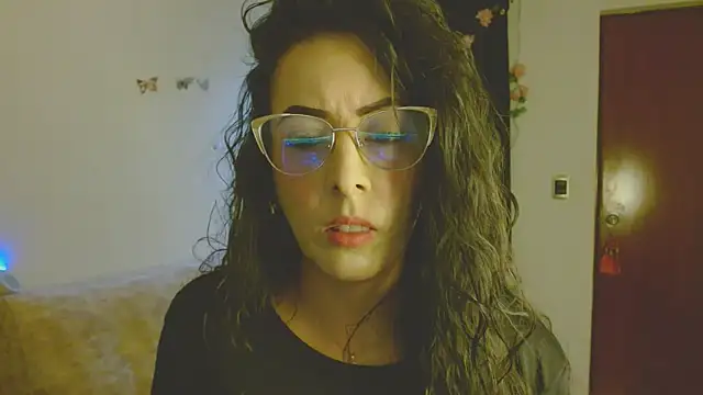 ella peck online show from May 16, 2026, 7:45 pm