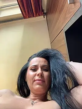 Hotmomcheckk  online show from June 11, 2026, 9:29 am