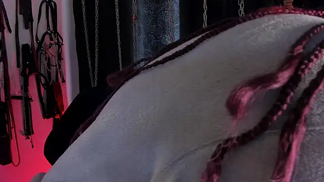 charrlotte quinn online show from February 24, 2026, 2:37 pm