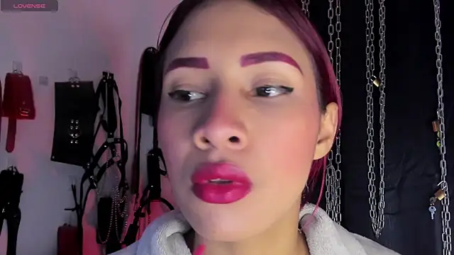 Snapshot of charrlotte_quinn chatting on June 3, 2026, 12:30 pm charrlotte quinn online show from June 3, 2026, 12:30 pm