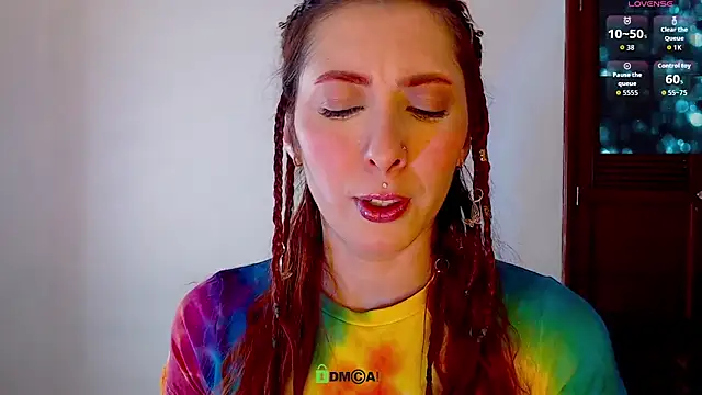 lanaturner  online show from October 8, 2025, 3:26 am