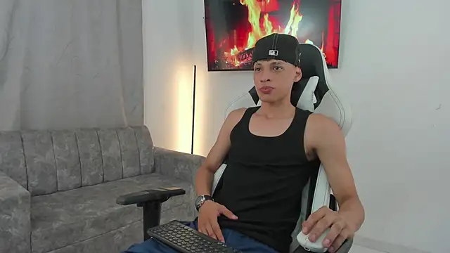 andy bigcock01 online show from December 22, 2024, 3:44 am