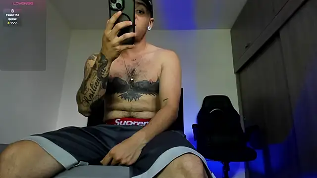 male pussy online show from April 26, 2026, 5:21 pm