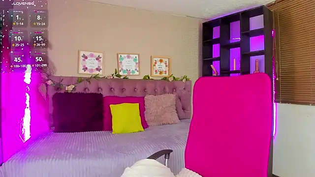 Snapshot of shelby_carson chatting on March 17, 2026, 12:52 pm shelby carson online show from March 17, 2026, 12:52 pm