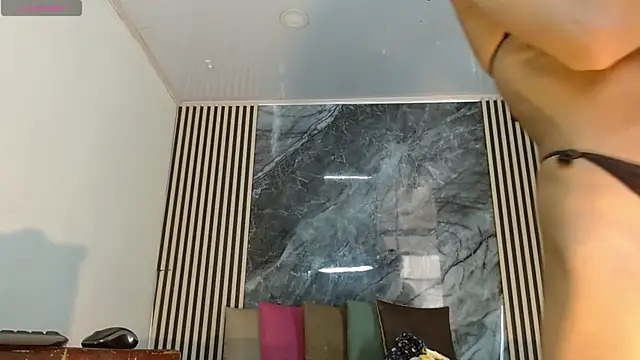 PriscilaRainbow online show from January 18, 2025, 9:34 pm