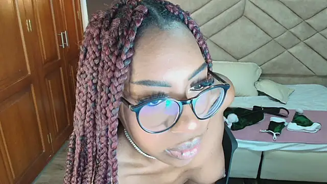 Raquel jones online show from December 21, 2024, 11:33 am