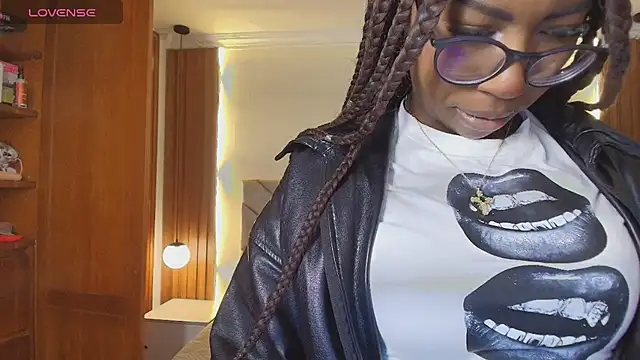 Snapshot of Raquel_jones chatting on July 17, 2026, 12:12 pm Raquel jones online show from July 17, 2026, 12:12 pm