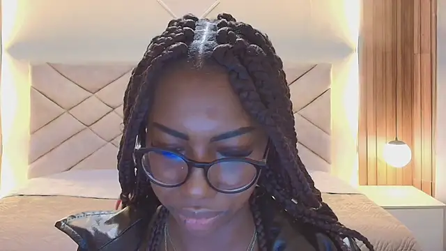 Snapshot of Raquel_jones chatting on August 5, 2026, 12:19 pm Raquel jones online show from August 5, 2026, 12:19 pm