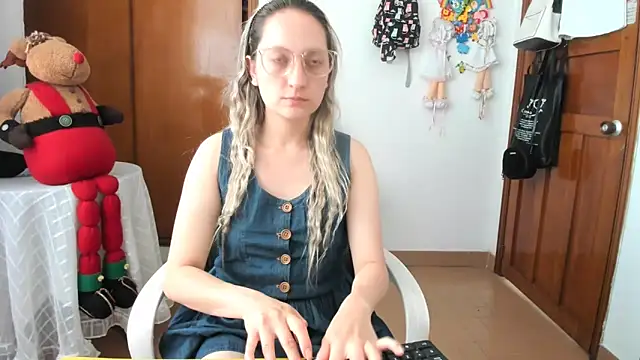 Snapshot of Adele_johnsonn1 chatting on February 13, 2026, 2:24 pm Adele johnsonn1 online show from February 13, 2026, 2:24 pm