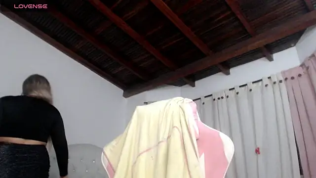 Snapshot of milk_cow_ chatting on October 7, 2025, 6:21 am milk cow online show from October 7, 2025, 6:21 am