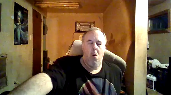 Snapshot of Nightshade7712 chatting on December 24, 2024, 10:28 pm Nightshade7712 online show from December 24, 2024, 10:28 pm