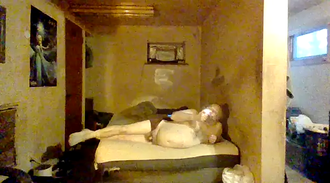 Snapshot of Nightshade7712 chatting on December 26, 2024, 9:37 pm Nightshade7712 online show from December 26, 2024, 9:37 pm
