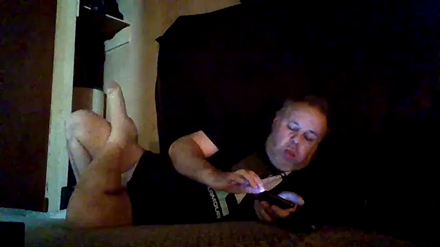 Snapshot of Nightshade7712 chatting on October 24, 2025, 3:30 pm Nightshade7712 online show from October 24, 2025, 3:30 pm