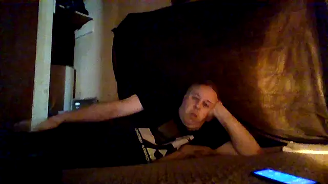 Nightshade7712 online show from October 26, 2025, 8:37 pm