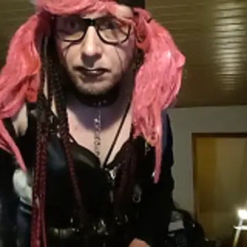 Family666Zombie online show from April 24, 2026, 10:23 pm