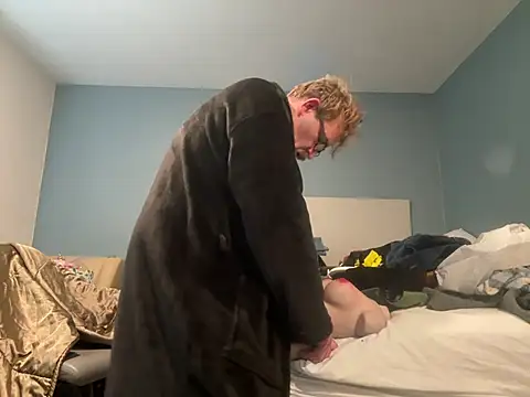 Snapshot of JakTRipr chatting on March 7, 2025, 7:49 pm JakTRipr online show from March 7, 2025, 7:49 pm