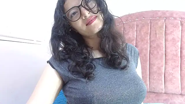 Snapshot of lunazulsj chatting on January 18, 2025, 1:40 pm lunazulsj online show from January 18, 2025, 1:40 pm