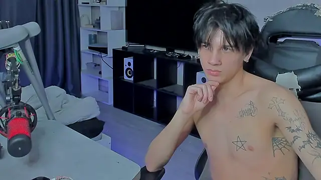 Snapshot of MarkBrowniii chatting on October 3, 2025, 9:45 pm MarkBrowniii online show from October 3, 2025, 9:45 pm