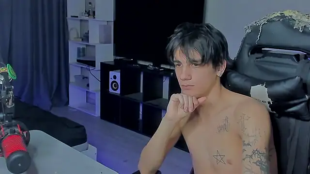 Snapshot of MarkBrowniii chatting on October 9, 2025, 11:58 pm MarkBrowniii online show from October 9, 2025, 11:58 pm