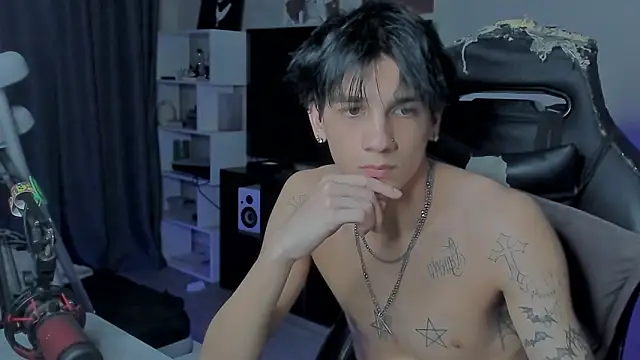 Snapshot of MarkBrowniii chatting on October 12, 2025, 8:30 pm MarkBrowniii online show from October 12, 2025, 8:30 pm